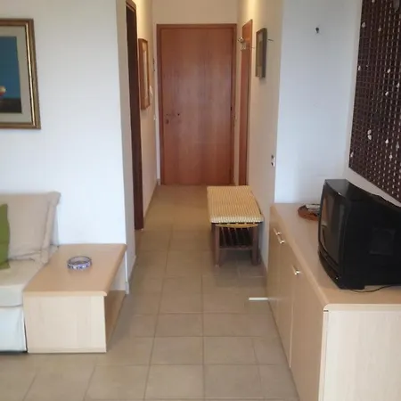 Cond Due Torri Apartman *