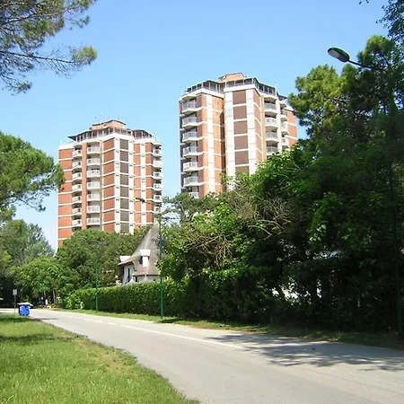 Cond Due Torri Apartament